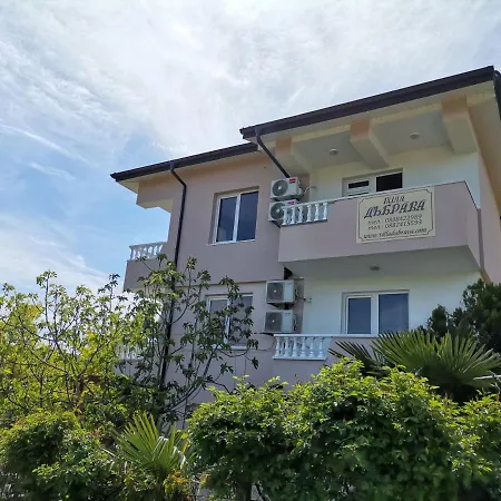 дъбрава Guest house