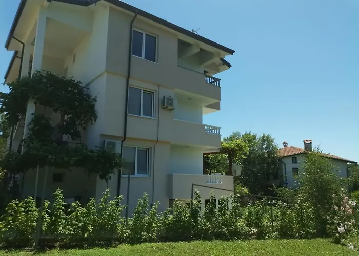 дъбрава 3* Sinemoretz