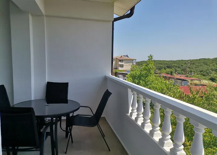 Guest house дъбрава Sinemoretz