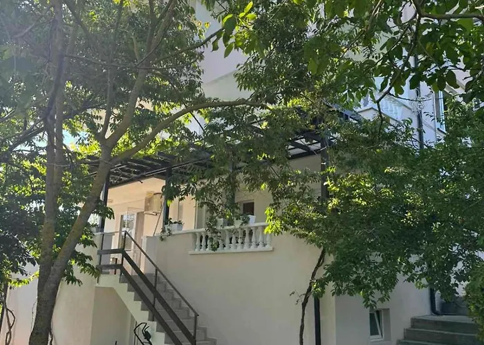 дъбрава Guest house Sinemoretz